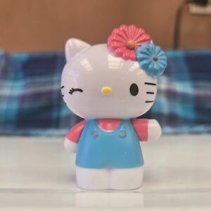 🍒🍒 Hello Kitty Blue and Pink Figure